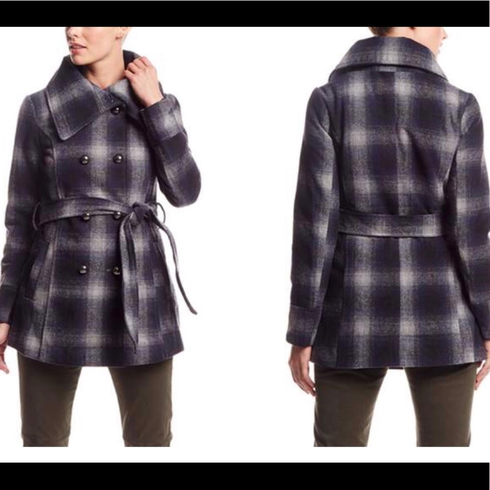 Boy Meets Girl Women’s Double Breasted coat